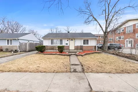 7911 45th St, Lyons, IL 60534