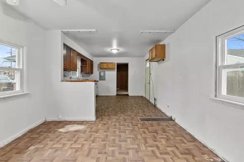 Entry Way - 7911 45th St, Lyons, IL 60534 photo 1 of 3