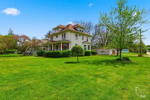 Exterior - 325 W Chippewa St, Dwight, IL 60420 photo 1 of 5