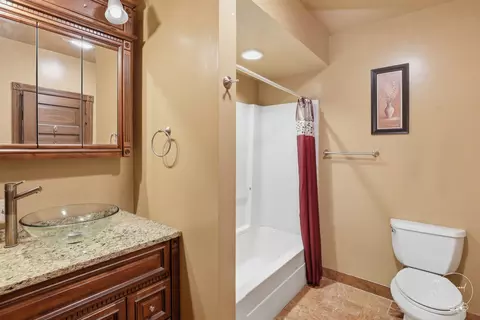 Bath - 325 W Chippewa St, Dwight, IL 60420 photo 1 of 1