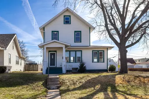 3001 Davenport Ave, Davenport, IA 52803