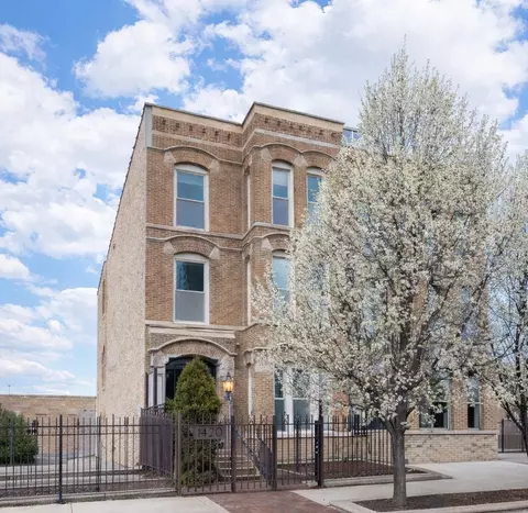 1420 W Fulton St, Chicago, IL 60607