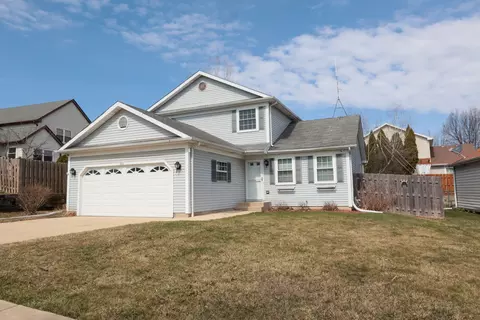 1210 Downing Dr, Hoffman Estates, IL 60192