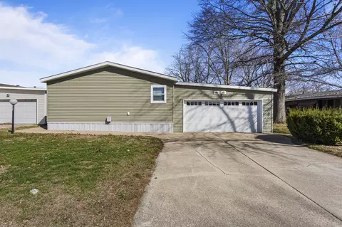 595 Bureau St, Mahomet, IL 61853