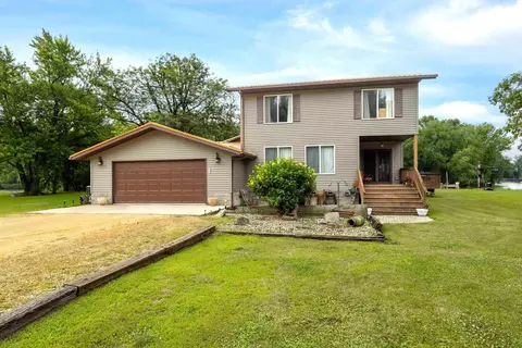 18599 317th St, Long Grove, IA 52756