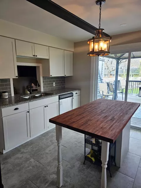 Kitchen - 205 Cornwall Dr, Crete, IL 60417 photo 1 of 3