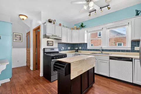 Kitchen - 206 W Delaware St, Dwight, IL 60420 photo 4 of 6