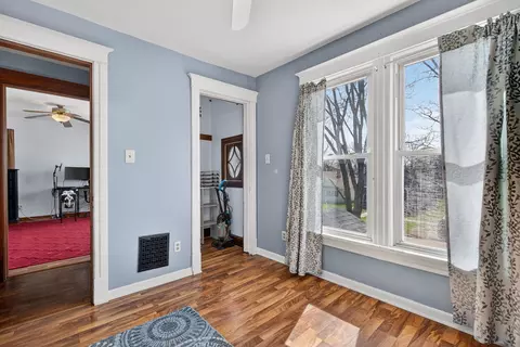 Entry Way - 206 W Delaware St, Dwight, IL 60420 photo 5 of 6