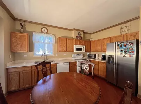 Kitchen - 752 S Parkside Dr, Round Lake, IL 60073 photo 1 of 2