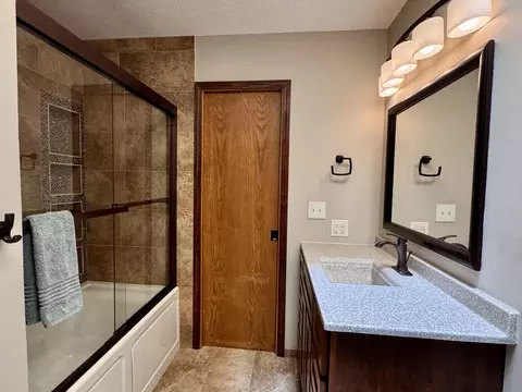 Bath - 2723 Arrowhead Dr, Bloomington, IL 61704 photo 3 of 5