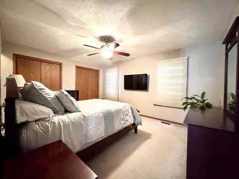 Bedroom - 2723 Arrowhead Dr, Bloomington, IL 61704 photo 2 of 4