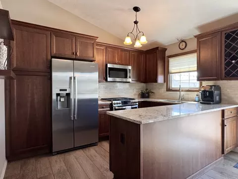 Kitchen - 2723 Arrowhead Dr, Bloomington, IL 61704 photo 3 of 5