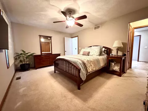 Bedroom - 2723 Arrowhead Dr, Bloomington, IL 61704 photo 3 of 4
