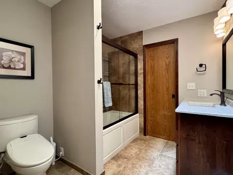 Bath - 2723 Arrowhead Dr, Bloomington, IL 61704 photo 2 of 5