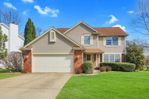 610 Old Farm Rd, Bloomington, IL 61704