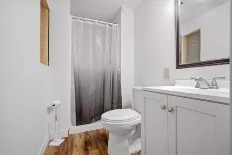 Bath - 308 Columbia Dr, Normal, IL 61761 photo 3 of 3