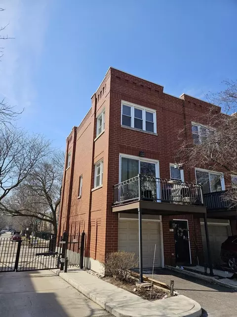 2835 N Wolcott Ave #I, Chicago, IL 60657