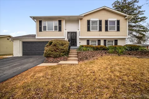 5628 Crestwood Rd, Matteson, IL 60443