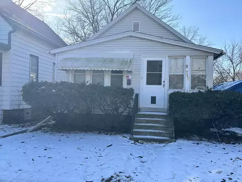 713 E 144th St, Dolton, IL 60419