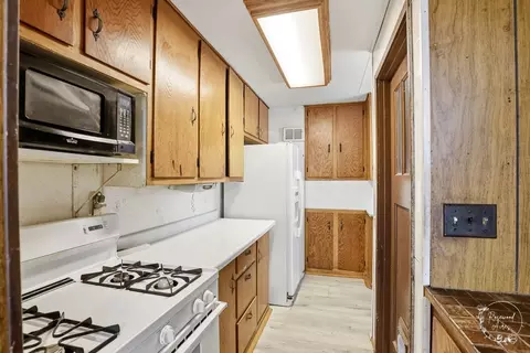 Kitchen - 1055 S 4th Ave, Kankakee, IL 60901 photo 1 of 2
