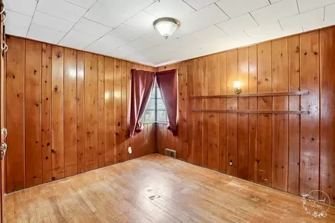 Bedroom - 1055 S 4th Ave, Kankakee, IL 60901 photo 5 of 6
