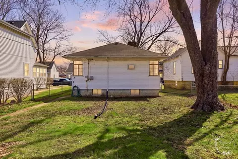 Exterior - 1055 S 4th Ave, Kankakee, IL 60901 photo 4 of 5