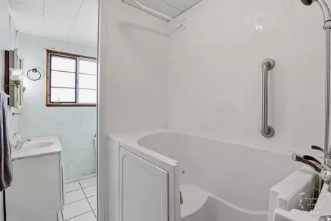 Bath - 1055 S 4th Ave, Kankakee, IL 60901 photo 2 of 2
