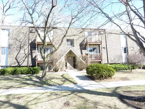 218 Madison St #3B, Joliet, IL 60435