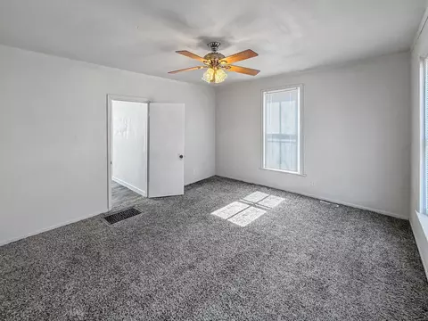 Bedroom - 1415 S Walnut Ave, Freeport, IL 61032 photo 4 of 6