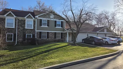 21 Superior Ct #N2, Schaumburg, IL 60193