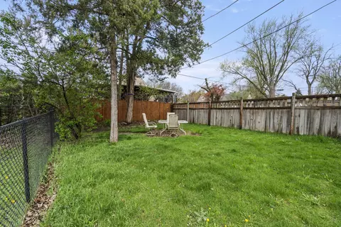 Exterior - 853 Orange St, Elgin, IL 60123 photo 4 of 5