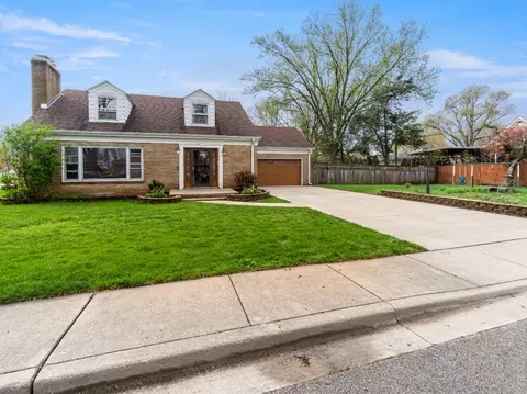 Exterior - 853 Orange St, Elgin, IL 60123 photo 2 of 5