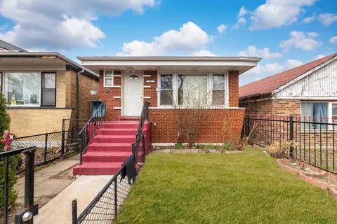 Undisclosed, Chicago, IL 60624