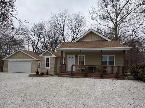 5517 Essex Rd, Lisle, IL 60532