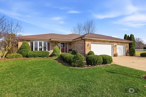 24711 S Sycamore St, Elwood, IL 60421