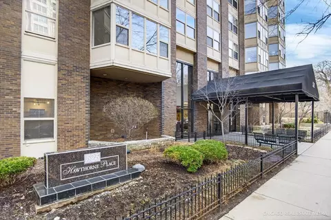525 W Hawthorne Pl #1001, Chicago, IL 60657