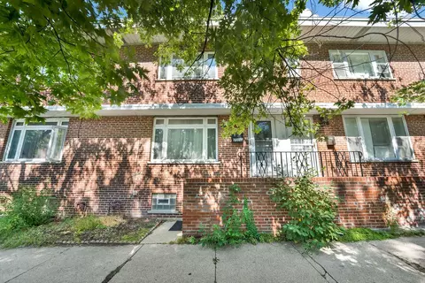 2006 W Farwell Ave, Chicago, IL 60645