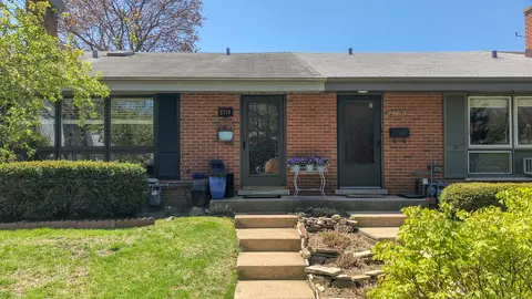 2774 Crawford Ave, Evanston, IL 60201