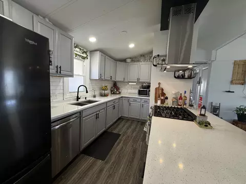 22 Hearthside Dr, Matteson, IL 60443 photo 2