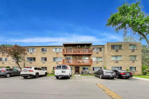 750 Dempster St #103, Mount Prospect, IL 60056