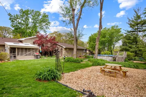 Exterior - 550 Hackberry Rd, Frankfort, IL 60423 photo 5 of 9