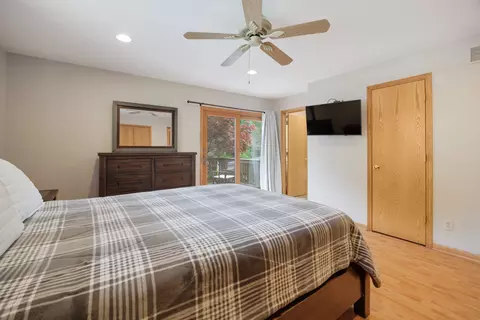 Bedroom - 550 Hackberry Rd, Frankfort, IL 60423 photo 2 of 5