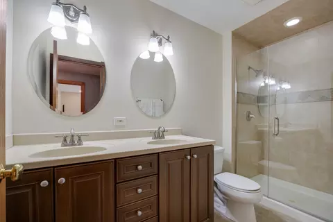Bath - 550 Hackberry Rd, Frankfort, IL 60423 photo 3 of 4