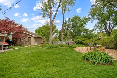 Exterior - 550 Hackberry Rd, Frankfort, IL 60423 photo 8 of 9