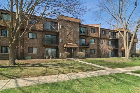 129 W Brandon Ct #D14, Palatine, IL 60067