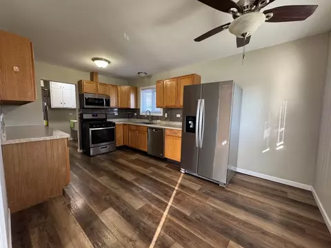 Kitchen - 7838 W 73rd Pl, Bridgeview, IL 60455 photo 2 of 5