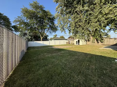Exterior - 7838 W 73rd Pl, Bridgeview, IL 60455 photo 2 of 6