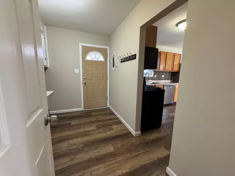 Entry Way - 7838 W 73rd Pl, Bridgeview, IL 60455 photo 1 of 2