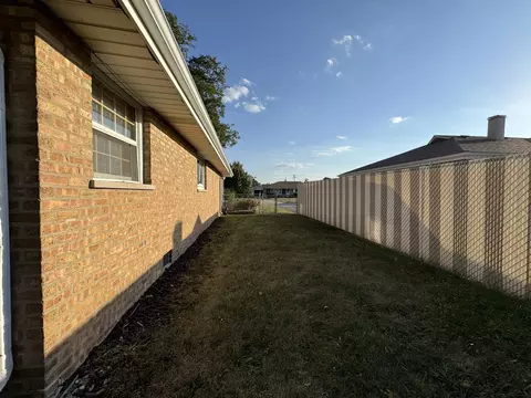Exterior - 7838 W 73rd Pl, Bridgeview, IL 60455 photo 5 of 6