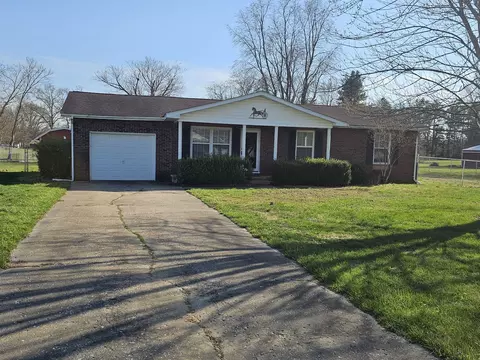 Exterior - 14927 E Clearview Rd, Mount Vernon, IL 62864 photo 6 of 7